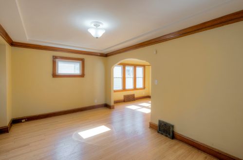 4531 40th St, Milwaukee, WI 53209-5807