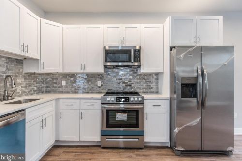 2037 Lawrence St, Philadelphia PA 19120-1828 exterior