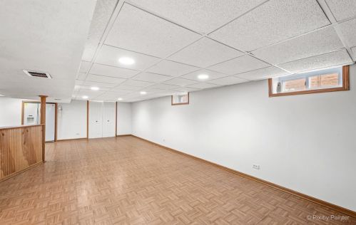 5431 Newcastle Ave, Chicago IL 60638-2303 exterior