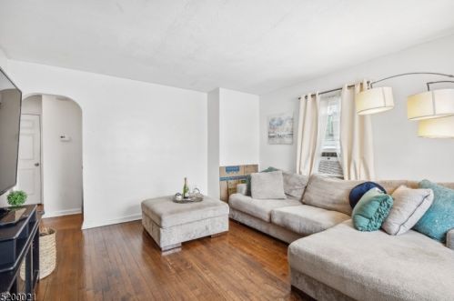 70 Lindsley Ave, Irvington NJ 07111-1749 exterior