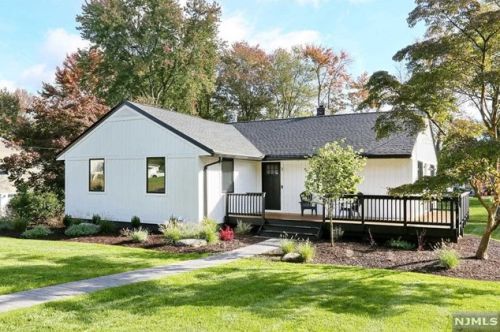 3 Marion Rd, Montvale, NJ 07645-2310