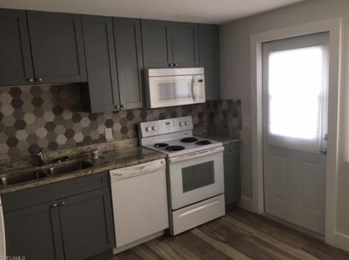 549 94 Ave, Naples FL 34108-2444 exterior