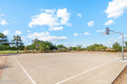 11641 23rd St, Phoenix AZ 85028-1705 exterior