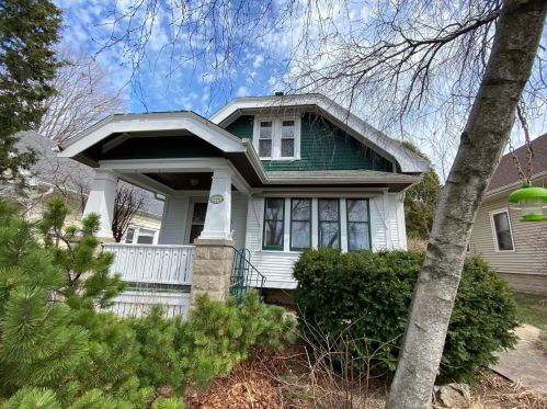 4446 Bartlett Ave, Milwaukee, WI 53211-1507