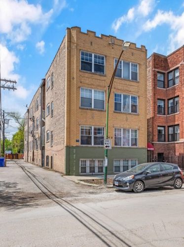 2018 Spaulding Ave, Chicago IL 60647-7973 exterior