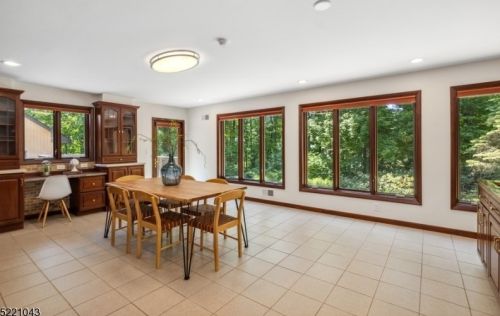 53 Highlander Dr, Scotch Plains NJ 07076-2419 exterior