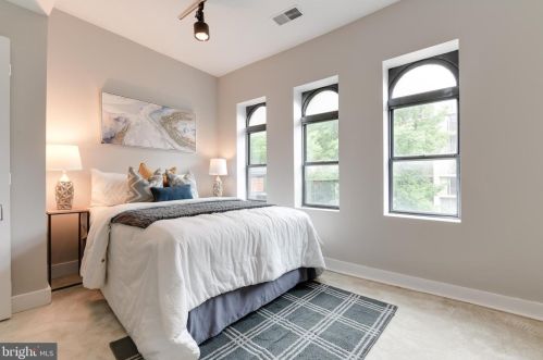 1007 New Hampshire Ave, Washington DC 20011-4729 exterior