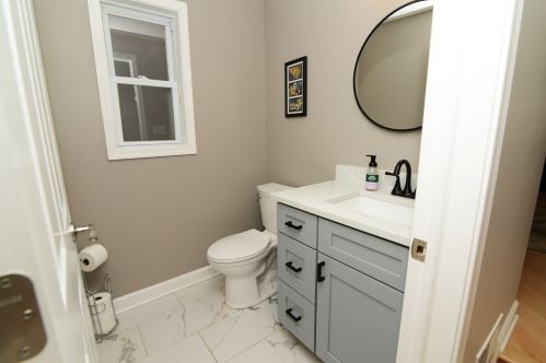 1638 74th Ct, Chicago IL  60707-4221 exterior