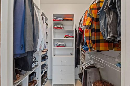 2332 Divot Dr, Saint Louis MO 63131-3240 exterior