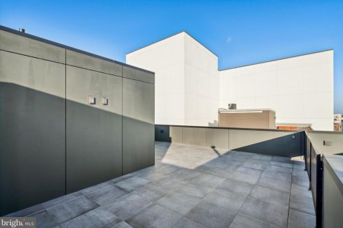 1355 Kater St, Philadelphia PA 19147-1817 exterior