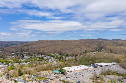 502 Main St, Torrington CT 06790-3963 exterior