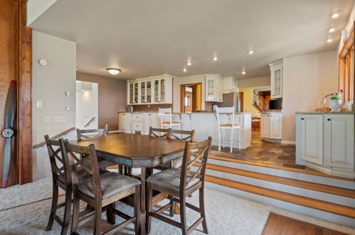 2916 County Road B, Manitowoc WI 54220-8950 exterior