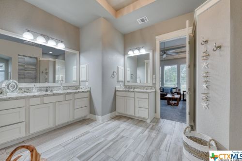 1044 Pegasus Dr, Spring Branch TX 78070 exterior