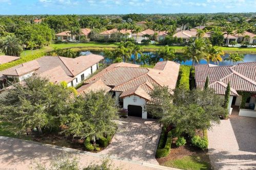 2192 Residence Cir, Naples FL 34105-3084 exterior