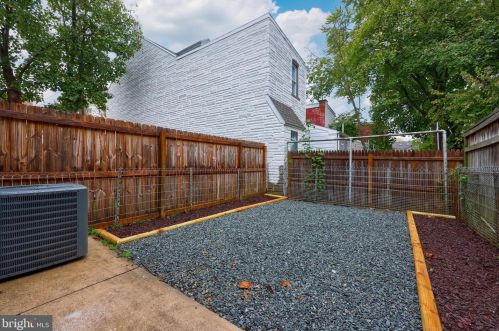 419 Pine St, Lancaster PA  17603-3311 exterior