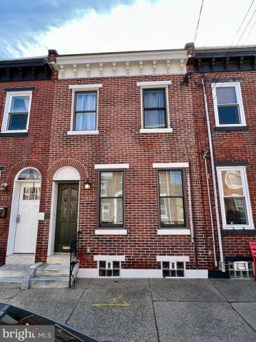 2447 Cedar St, Philadelphia PA  19125-3017 exterior