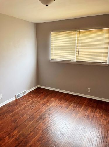 7458 Constance Ave, Chicago IL 60649-3120 exterior