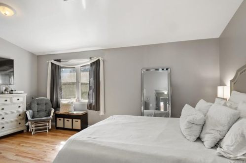 202 Cornwall Mdw Ln, Patterson NY 12563-2653 exterior