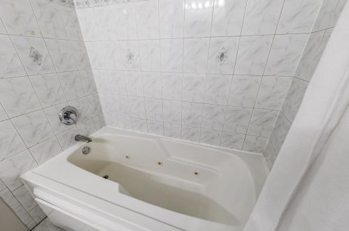 1211 Lexington St, Chicago IL 60624-3647 exterior