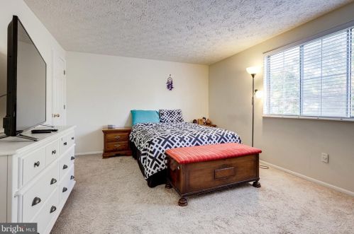 8311 Claremont Wood Dr, Alexandria VA 22309-1895 exterior