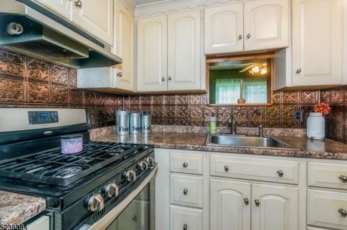 929 Plymouth Lake Dr, Fredon NJ  07860-4127 exterior