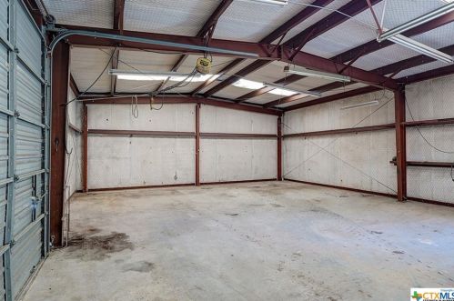 1740 Knl Schwope Rd, Spring Branch TX 78070-6213 exterior