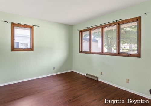 1661 Ruddiman Dr, Meskegon MI 49445-3041 exterior