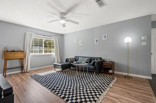 4802 Brassiewood Dr, Austin TX 78744-5107 exterior