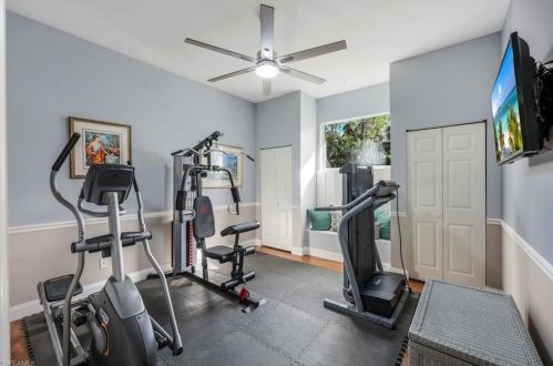 4581 7 Ave, Naples FL 34117-4154 exterior