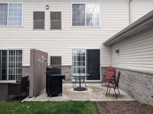 4967 Maple Leaf Cir, Milwaukee WI 53220-2780 exterior