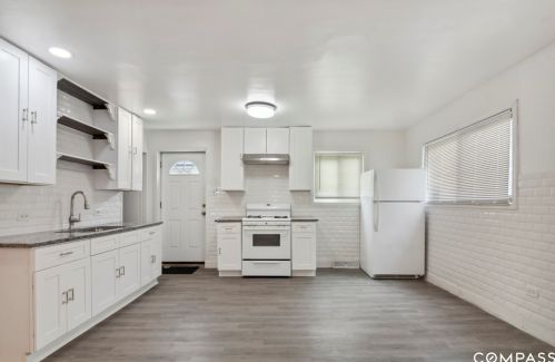 2301 102 St, Chicago IL 60655-1633 exterior