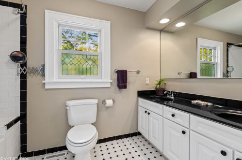 209 Lk Ct, Bull Valley IL 60014-5203 exterior