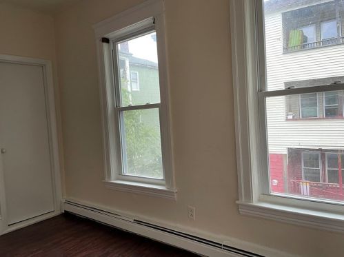 143 Dorchester St, Worcester MA 01610-1905 exterior