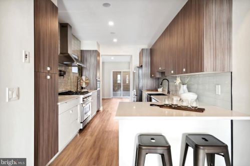 241 Allen St, Philadelphia PA  19125-4103 exterior