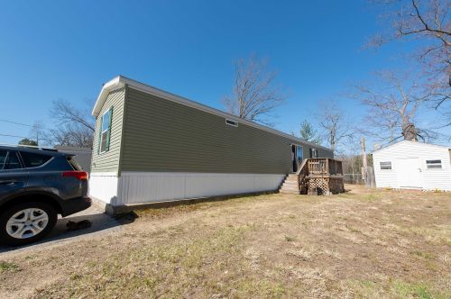 52 Longmeadow Dr, Concord NH 03301-3413 exterior