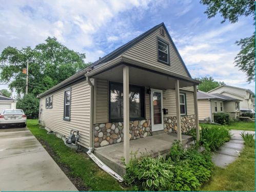 914 111th St, Milwaukee, WI 53214-2335