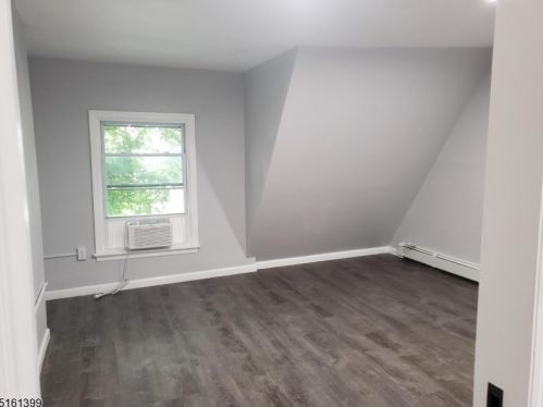 23 Seymour Ave, Newark NJ  07108-1514 exterior