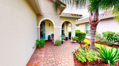 10104 Oak Tree Cir, Fort Pierce, FL 34987-2467