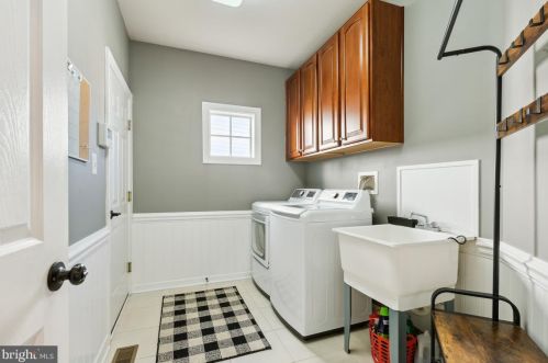 23309 Robin Song Dr, Clarksburg MD 20871-4500 exterior