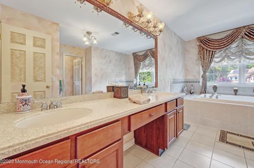 17 Monticello Ct, Morganville NJ 07751-4162 exterior