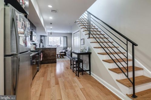 724 3rd St, Philadelphia, PA 19123-2904