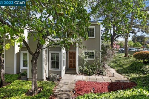 372 Camelback Rd, Concord CA  94523-1357 exterior