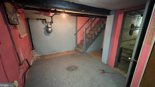 225 Cromwell Ter, Washington DC 20002-1029 exterior