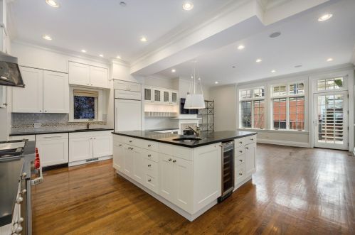 1121 Lill Ave, Chicago IL 60614-2107 exterior