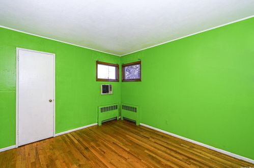 50 Great East Neck Rd, Babylon NY 11704-7631 exterior