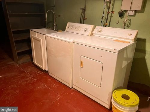 2969 Aramingo Ave, Philadelphia PA 19134-4404 exterior