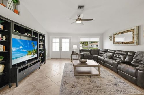 124 Willowick Dr, Naples FL 34110-1361 exterior