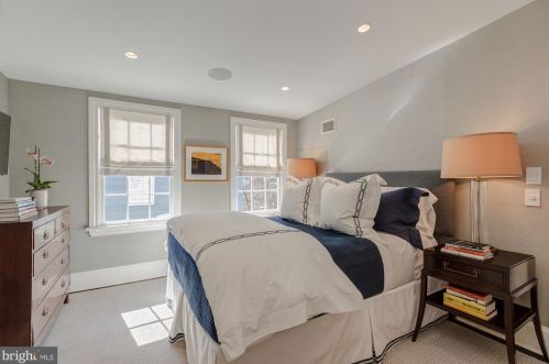 2924 N St, Washington DC 20005-5238 exterior