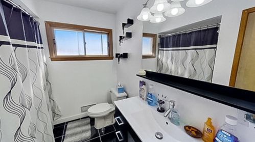 10341 Silver Spring Dr, Milwaukee WI 53209-5149 exterior