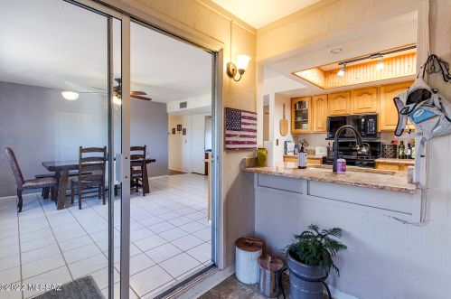 1424 Chapala Dr, Tucson AZ  85704-2037 exterior